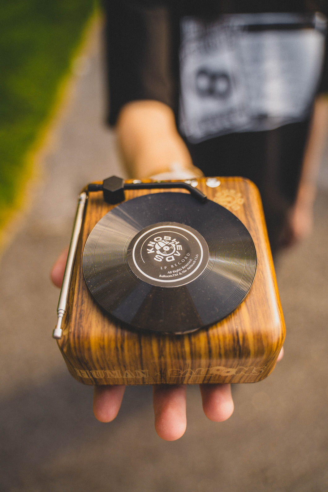 “Knobheads” BT X AM/FM Radio Speaker